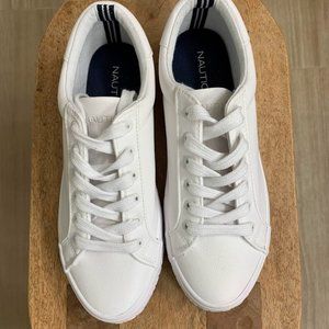 New White Nautica tennis athletic casual sneakers shoes. Ladies size 8.